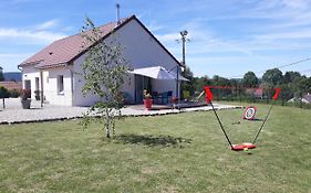 Entre Lacs Et Montagnes , Maison Individuelle,Lits Prepares, Parking Et Menage Inclus